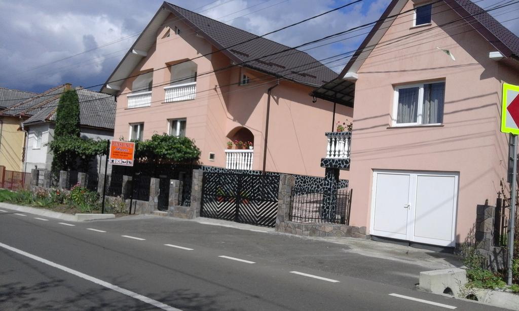 Pensiunea Anca Alsóróna Kültér fotó